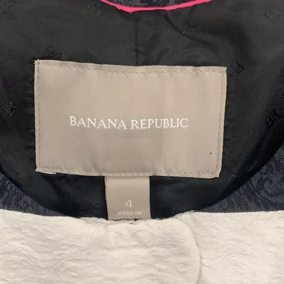 Banana Republic Women’s black & white striped blazer size 4 With zipper closure - Picture 5 of 9